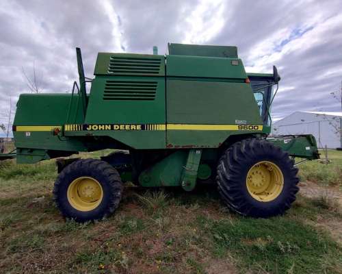 Cosechadora John Deere 9600. año 1996. Plataforma de 45 Pies