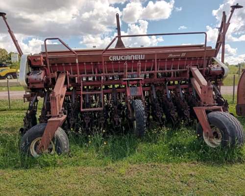 Sembradora Crucianelli Pionera III