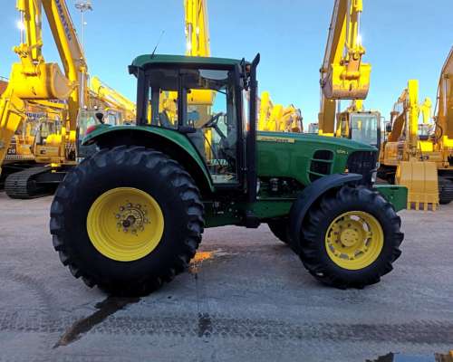 Tractor John Deere 6135j