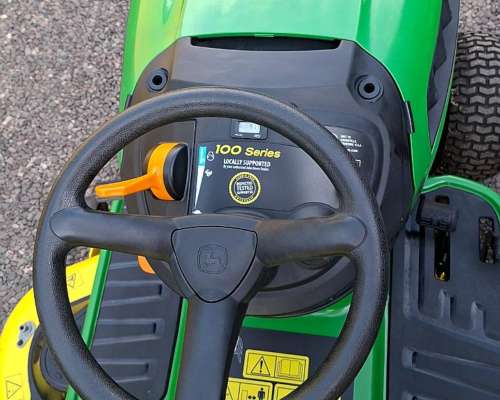 Tractor Cespero John Deere E140 Igual a Nuevo