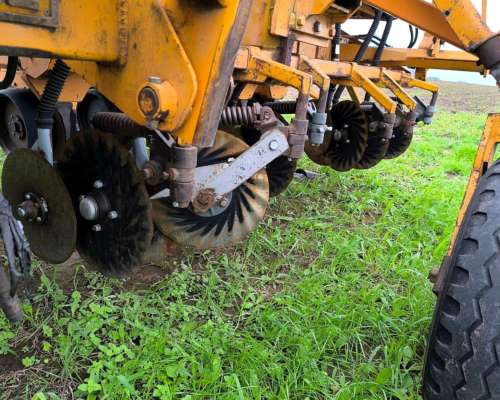 Sembradora Agrometal TX Mega de 13 a 52 Mecánica