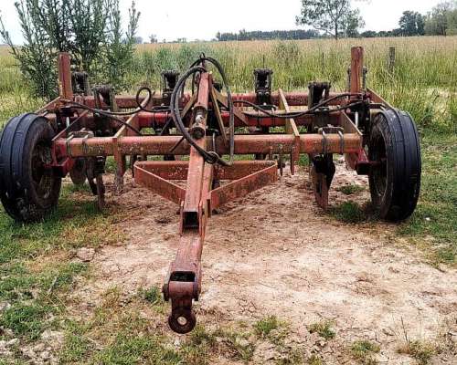 Arado Cincel Traimax de Arrastre
