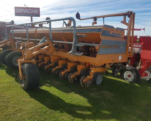 Sembradora Agrometal Mega de 16 a 52 CMS