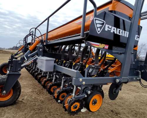 Sembradora Fabimag Multiplanter 16 52 Neumático 2024 sin USO