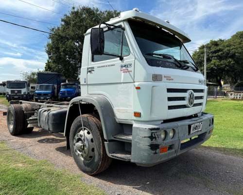 Volkswagen 17-210 Chasis Largo