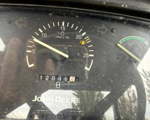 Tractor John Deere 5705 con Techo