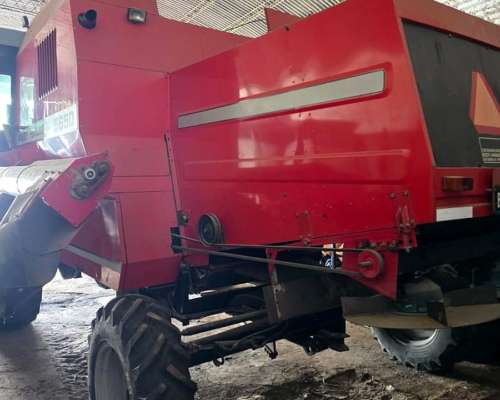 Massey Ferguson 5650. Horas 5900.