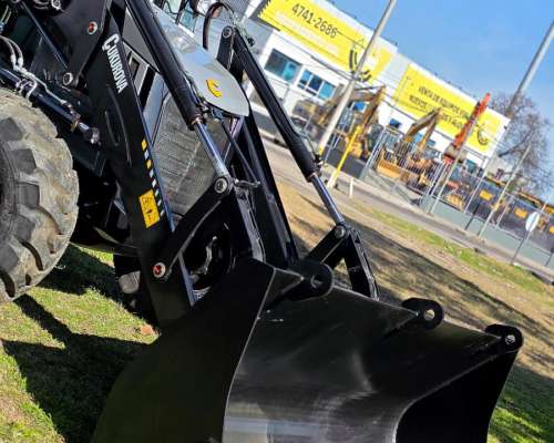 Retropala Europea Cukurova 885 XG 4 X 4 con Plan Agro