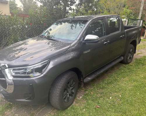 Toyota Hilux Doble Cabina 4X4