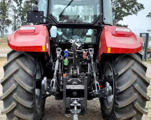 Tractor Case IH Farmall 100 M - Disponible
