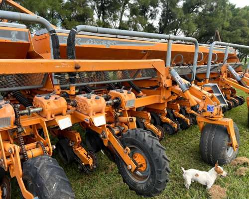 Sembradora Agrometal TX Mega Neumatica 26 Surcos