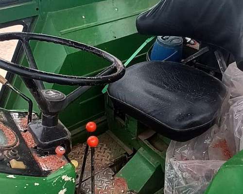 Tractor John Deere 3140 con Cabina