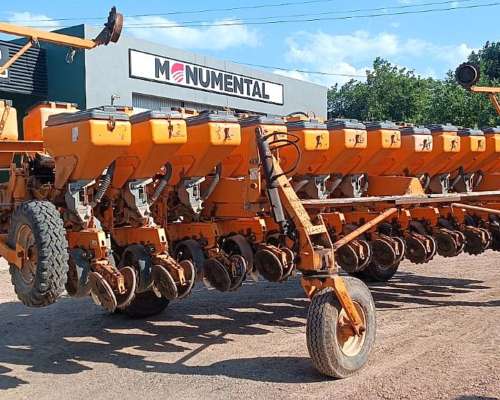 Sembradora Agrometal Neumática de 14 a 52 con Fertilizacion