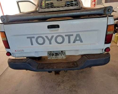 Camioneta Toyota Hilux 2004 4X4