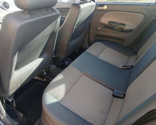 Auto Volkswagen Voyage 2012