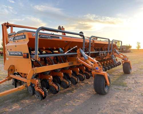 Agrometal TX Mega 16/52 Neumatica Variable