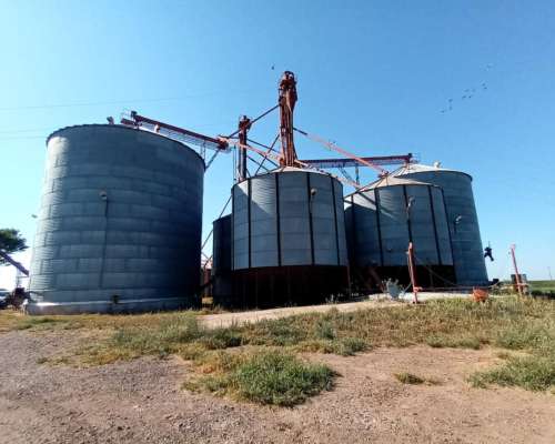 Vendo 4 Silos Aereos de 240 TN