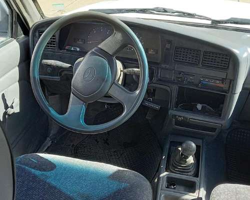 Toyota Hilux DX 3.8 DC 4X2
