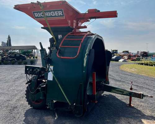 Embolsadora Richiger R990 año 2016