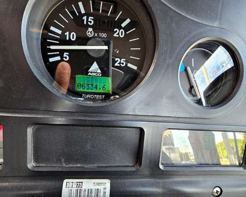 Valtra AR 220 - 2016 - con Piloto Trimble