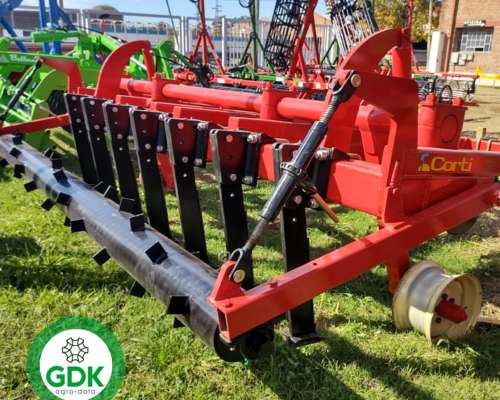 Descompactador de Suelo Ancho 4 Vastagos. Paratil Corti