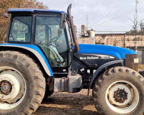 Tractor New Holland TM135 con Caja Powershift