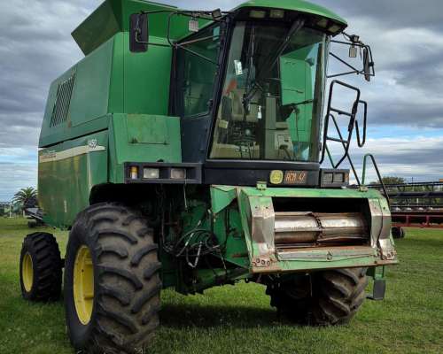 John Deere 1450 con Plataforma de 23 Pies