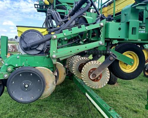Sembradora John Deere 1745 de 18 a 52 y 24 a 38 cm