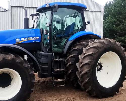 New Holland T7.260, con Piloto