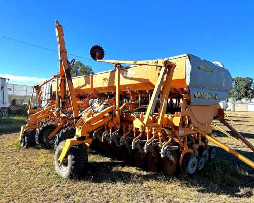 Sembradora Agrometal Modelo MXY 37 a 17,5 año 2007