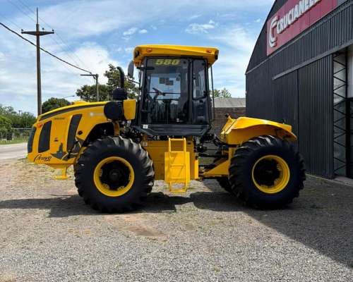 Tractor Pauny Articulado Bravo 580