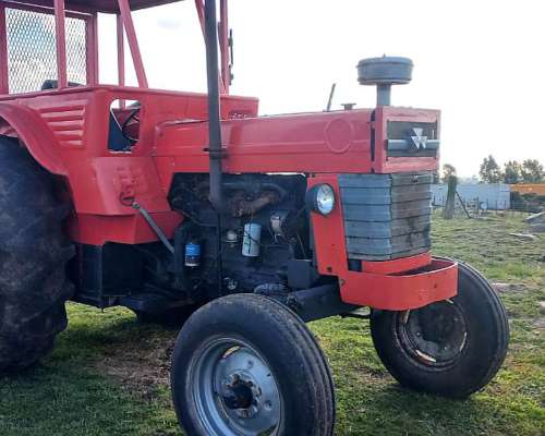 Massey Ferguson 1095, con Desmalezadora de Arrastre de 1,5 M