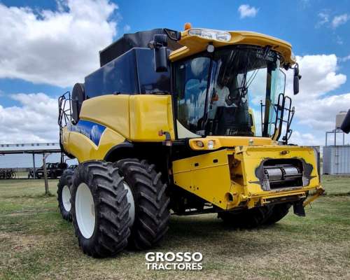 Cosechadora CR 9060, año 2008