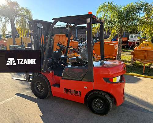 Autoelevador Eléctrico a Batería 100% Litio Michigan E25-45