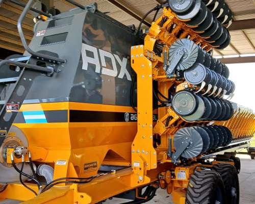 Sembradora Agrometal ADX de Grano Fino 39 Líneas a 17,5.