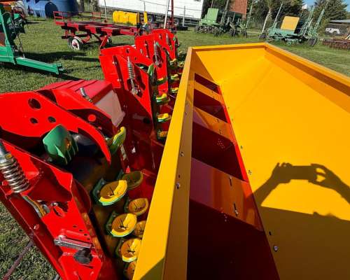 Sembradora de Papa Cuatro Surcos Nueva Agromaster