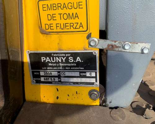 Tractor Pauny 250 - año 2011