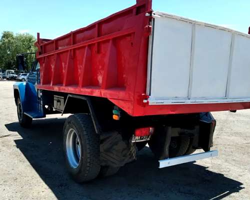 Ford 7000 con Volcador año 1985