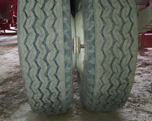 Vendo 8 Llantas para Duales Centro 8 Agujeros, Armadas Todas