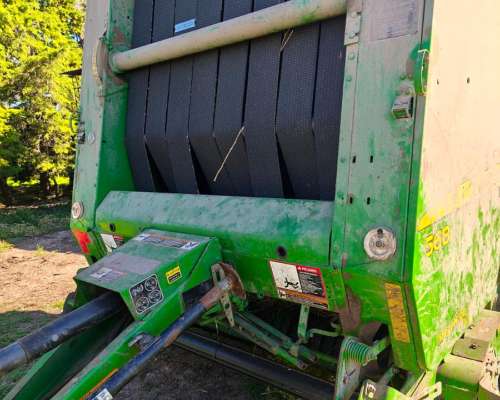 Rotoenfardadora John Deere 568