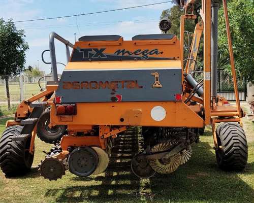 Sembradora Agrometal TX Mega de 16-52