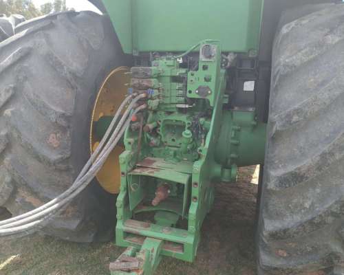 John Deere 8320 R, con Piloto