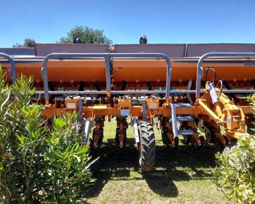 Sembradora Agrometal TX Mega Gruesa Neumática de 16 a 52 cm