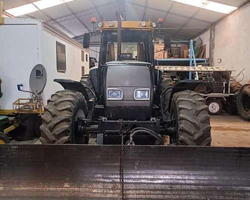 Tractor Valtra BH 160, año 2006, 2.300 Hs de Motor, Aire