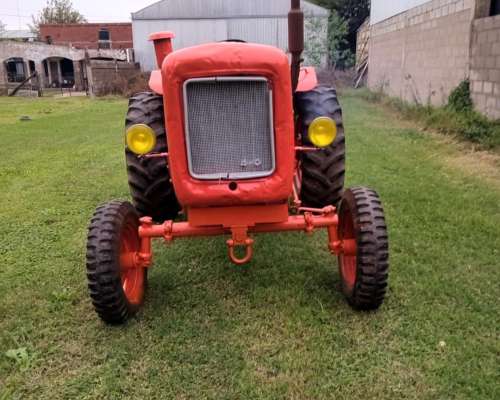 Tractor Fiat 450 con Hidráulico y Toma de Fuerza