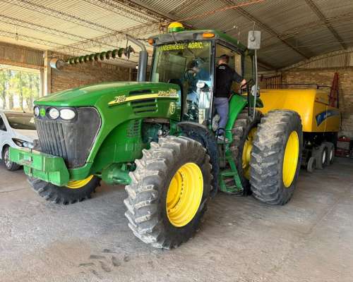 Tractor John Deere 7815 con Duales