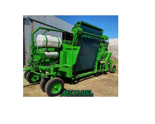 Embutidora de Forraje P/descarga Volcador / Motor 180 HP