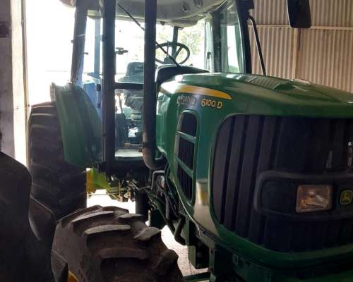 Excelente Tractor de 100 Doble Tracción con 3700 Horas