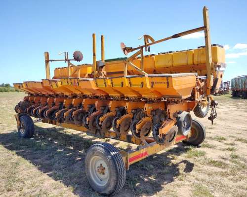 Sembradora Agrometal TX de 14 a 42 Autotráiler
