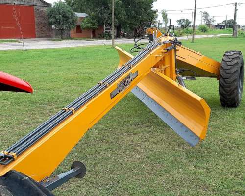 Niveladora de Arrastre NC3600 Articulada